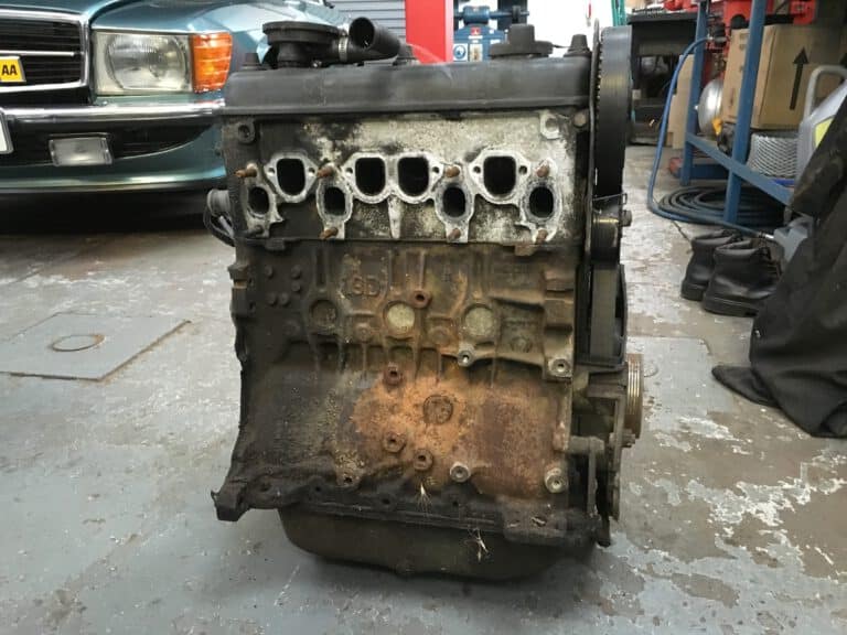 Stripping the engine - Bridge Classic Cars