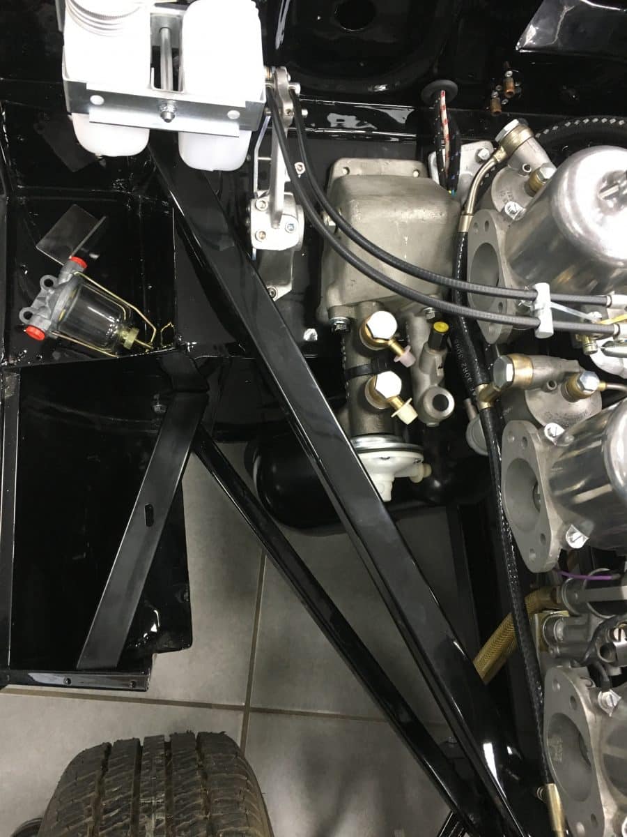 270717 Jaguar E Type Air Filter and Housing 2 1