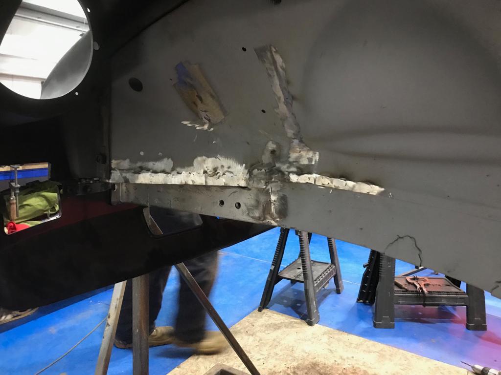310119 MGB Roadster Body Preparation 12
