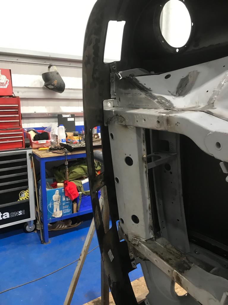310119 MGB Roadster Body Preparation 20