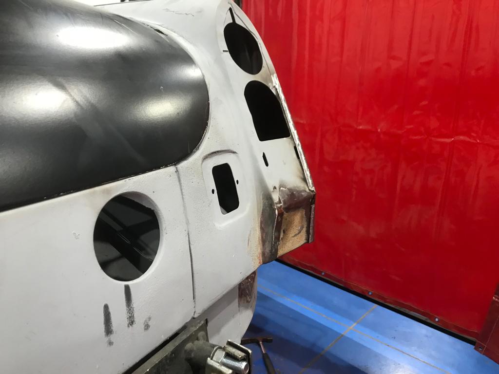 310119 MGB Roadster Body Preparation 21