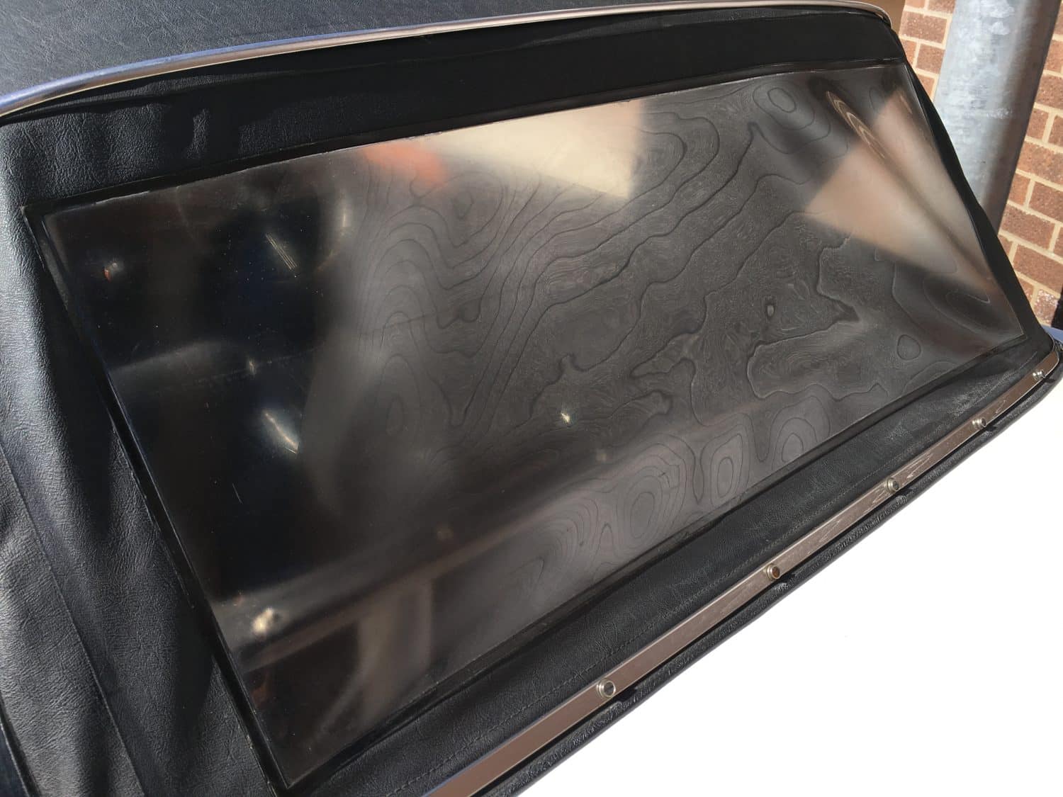 110319 Triumph Vitesse Hood 3