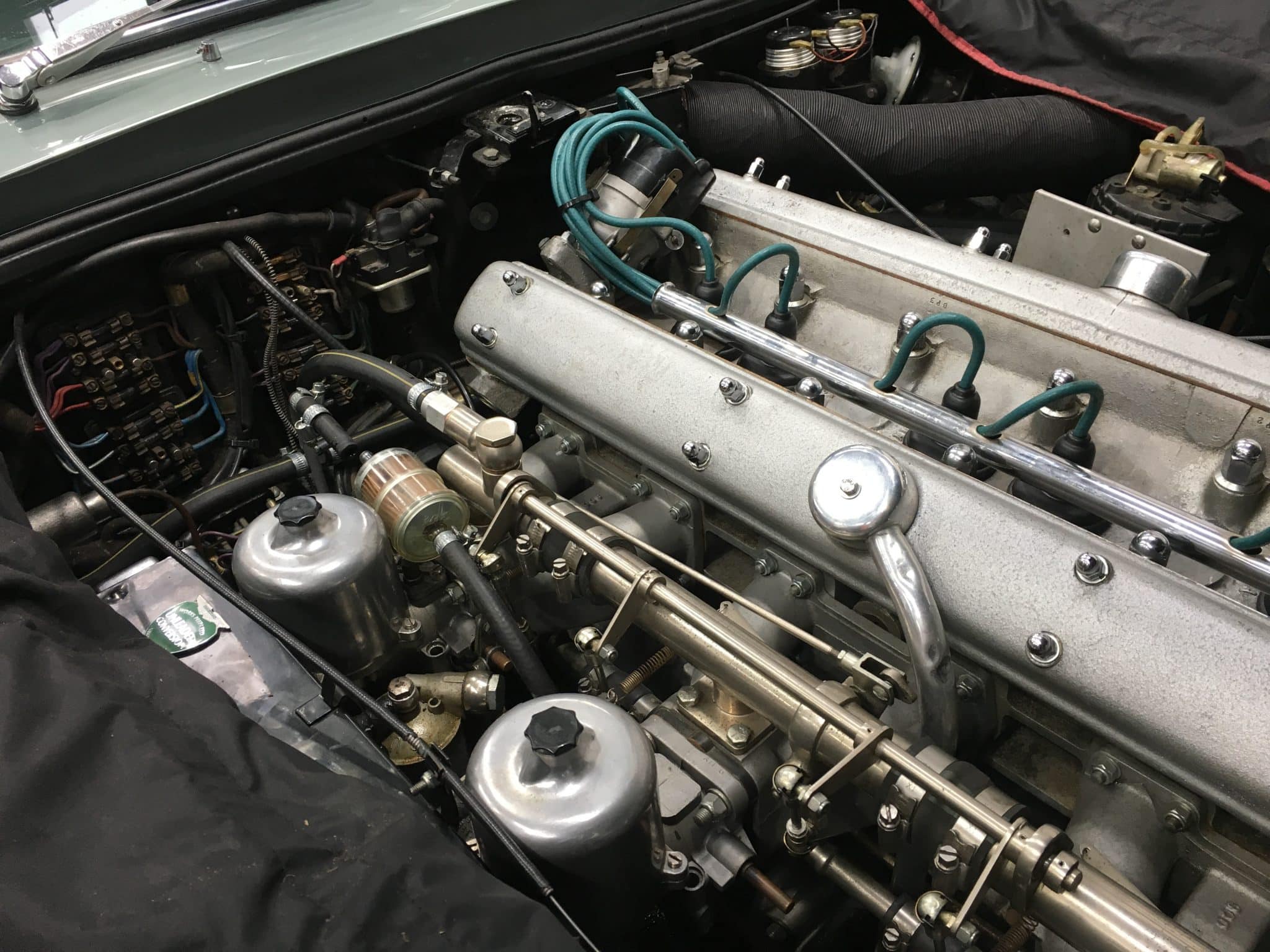 150319 Aston Martin DB5 Engine 3