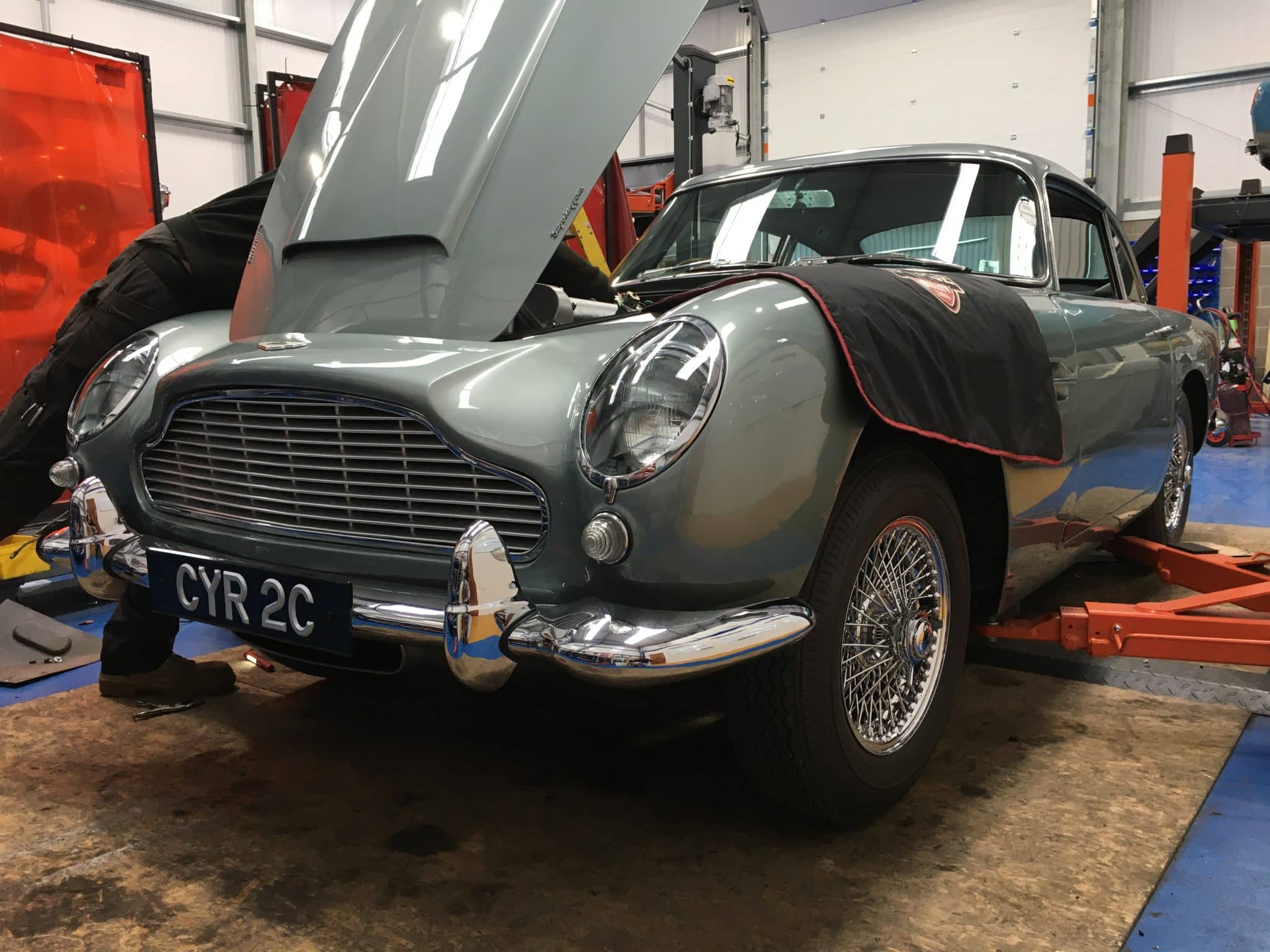 150319 Aston Martin DB5 Engine 4