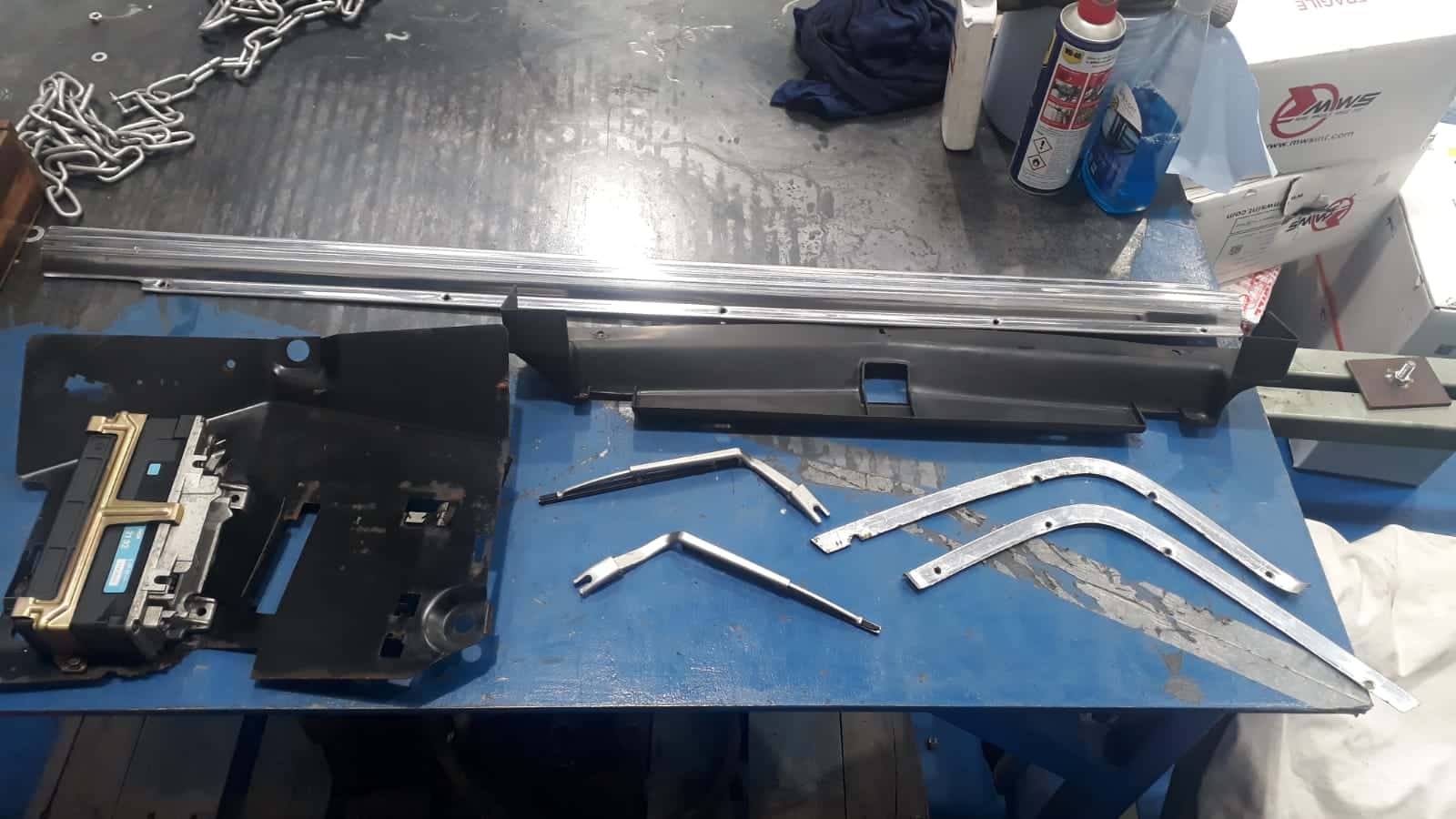 020419 Mercedes SL500 parts to refurb 8 1
