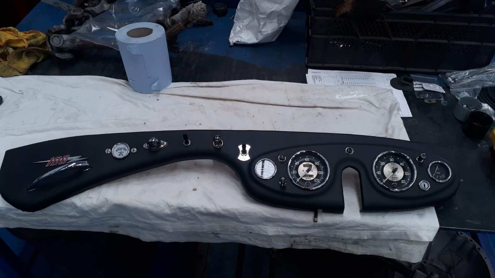 230419 Austin Healey Dash Rebuild 1