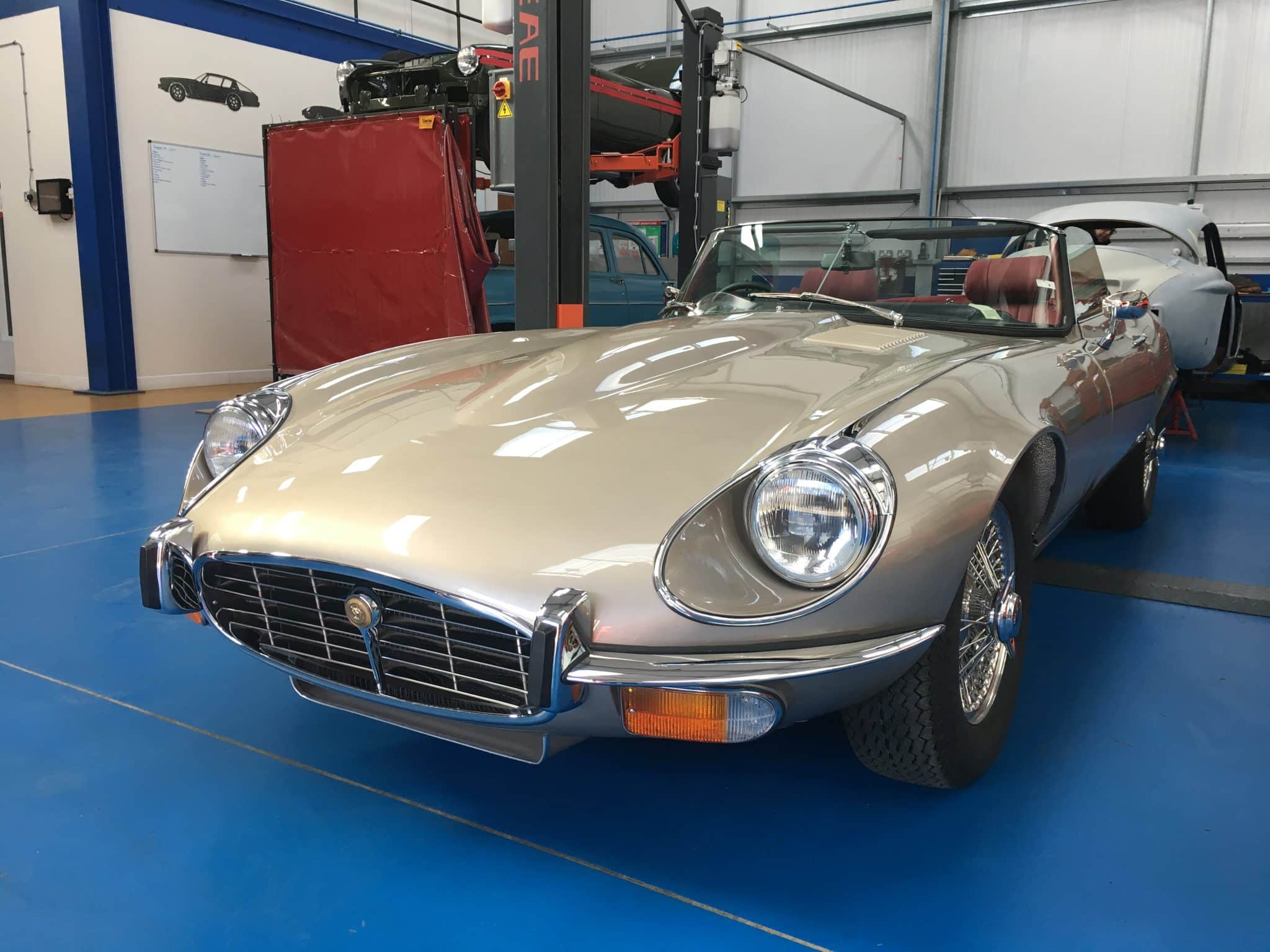 260419 1971 Jaguar E Type Roadster 2 1