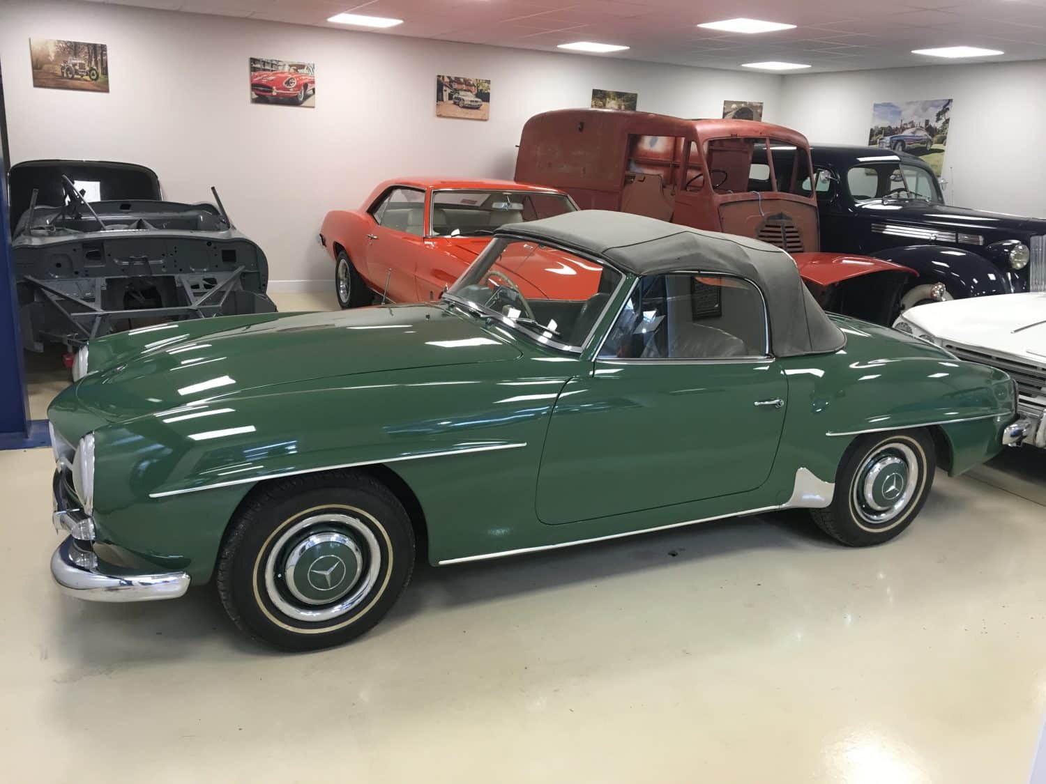 270419 1961 Mercedes 190SL