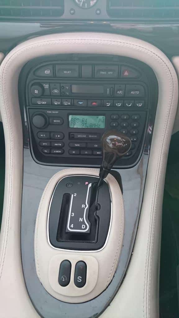 130519 1998 Jaguar XJR V8 Auto 3 1