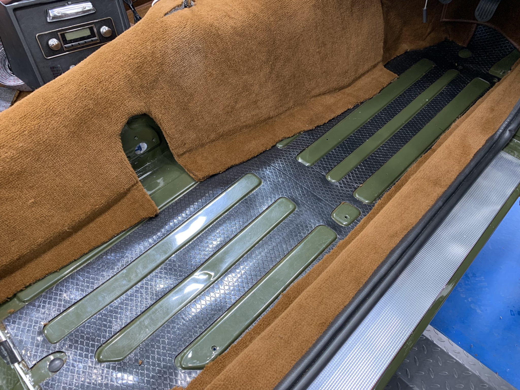 Fitting The MGB Carpets - Bridge Classic Cars