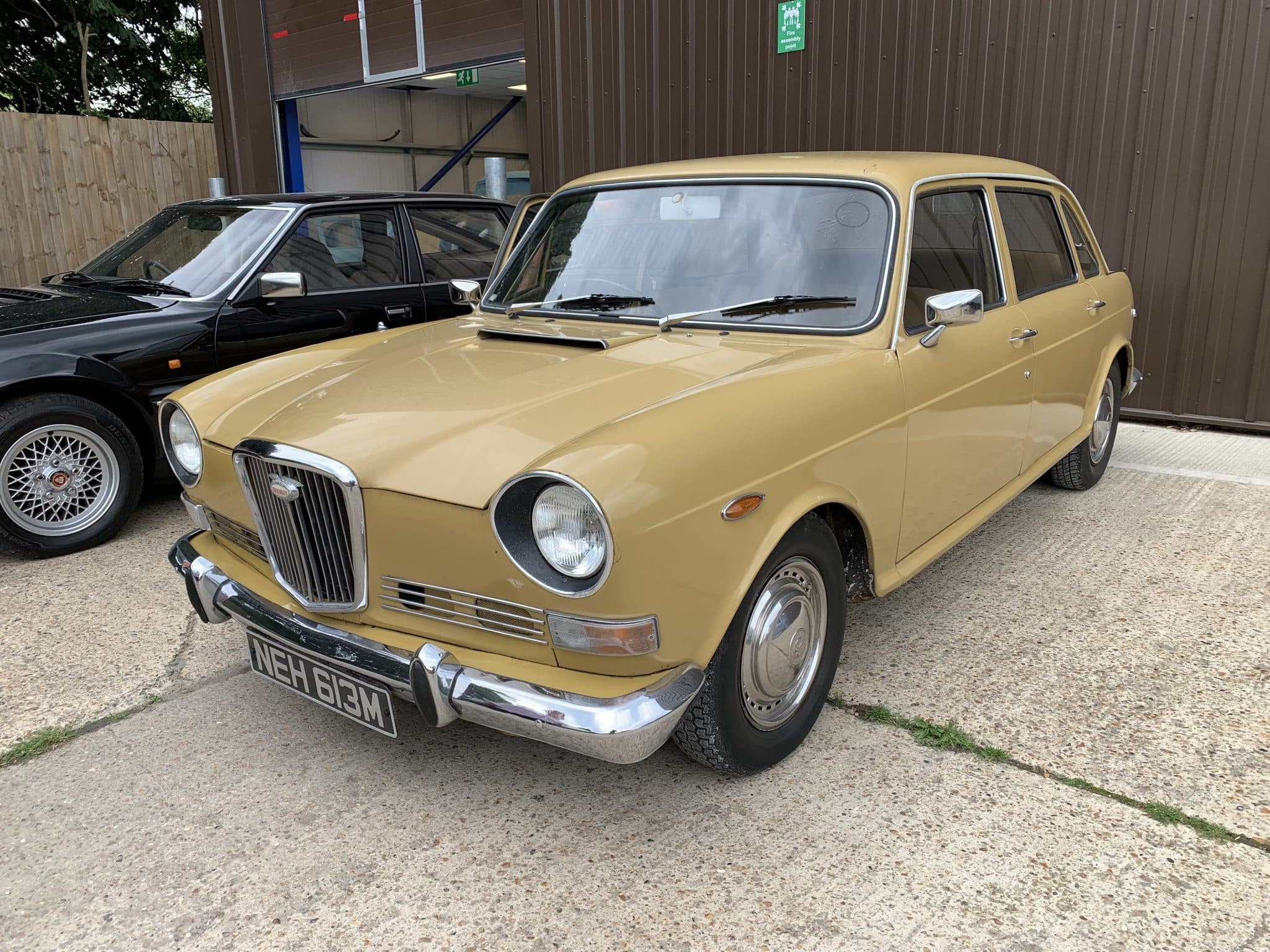 050619 1973 Wolseley Six 11