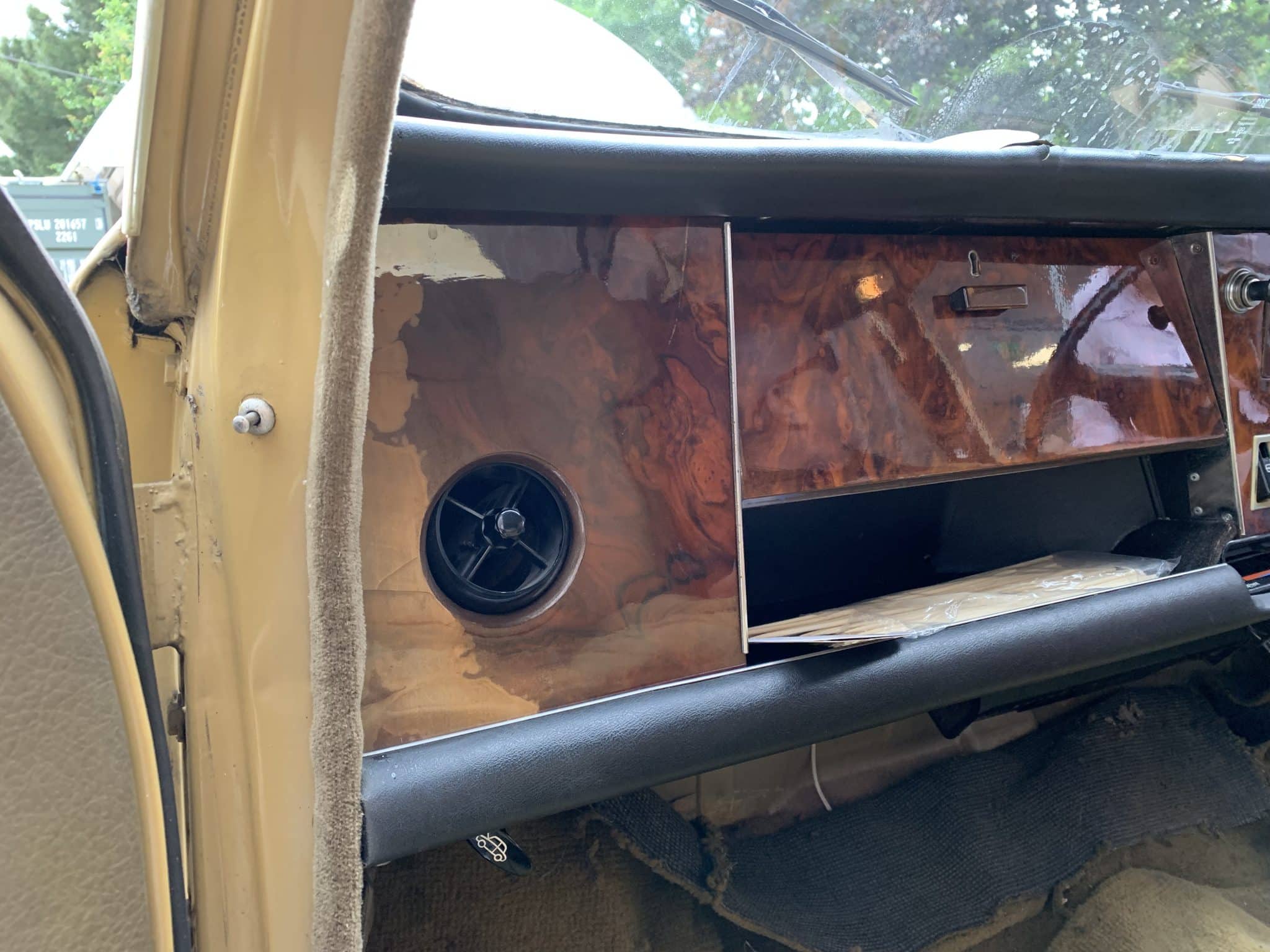 050619 1973 Wolseley Six 5