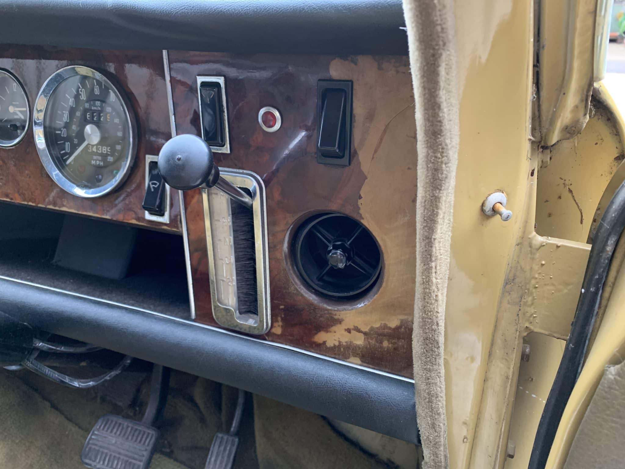 050619 1973 Wolseley Six 9