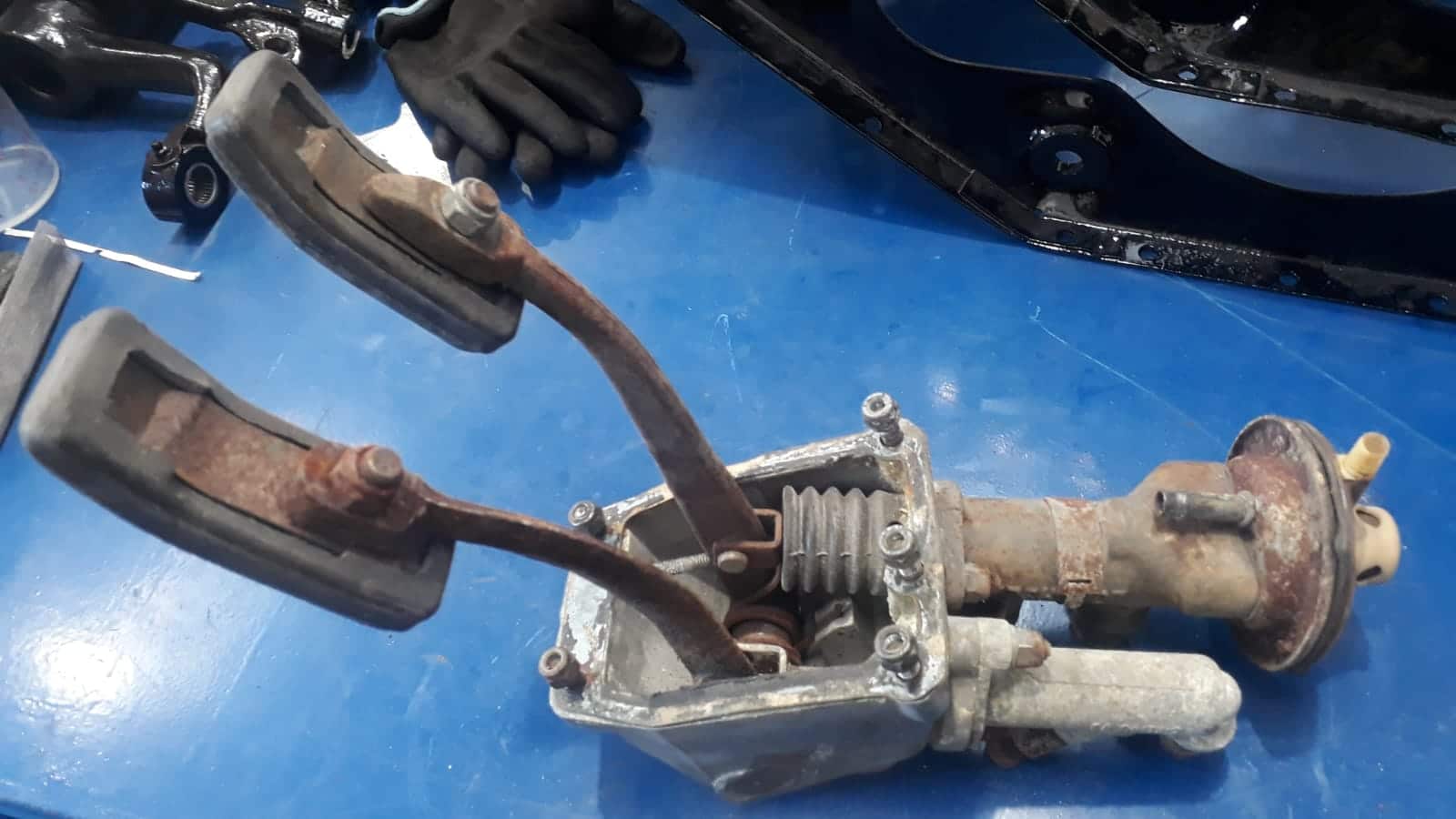 210519 Jaguar E Type Pedal Box Refurb 3