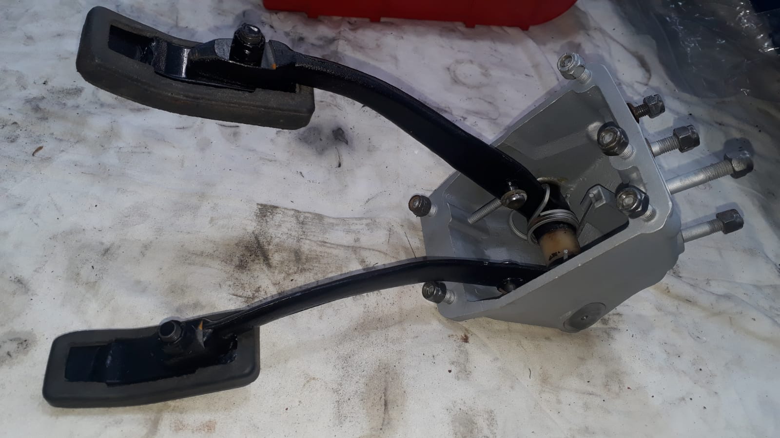 210519 Jaguar E Type Pedal Box Refurb 5