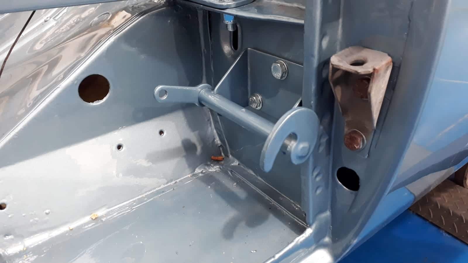 280519 Jaguar E Type Bonnet Catches 1