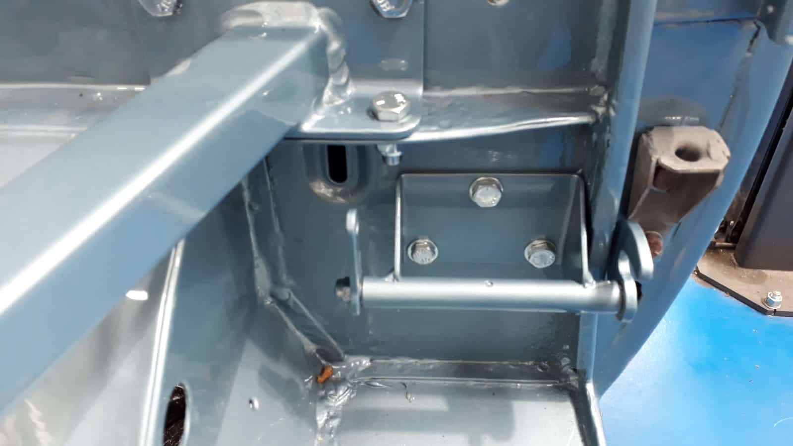 280519 Jaguar E Type Bonnet Catches 2