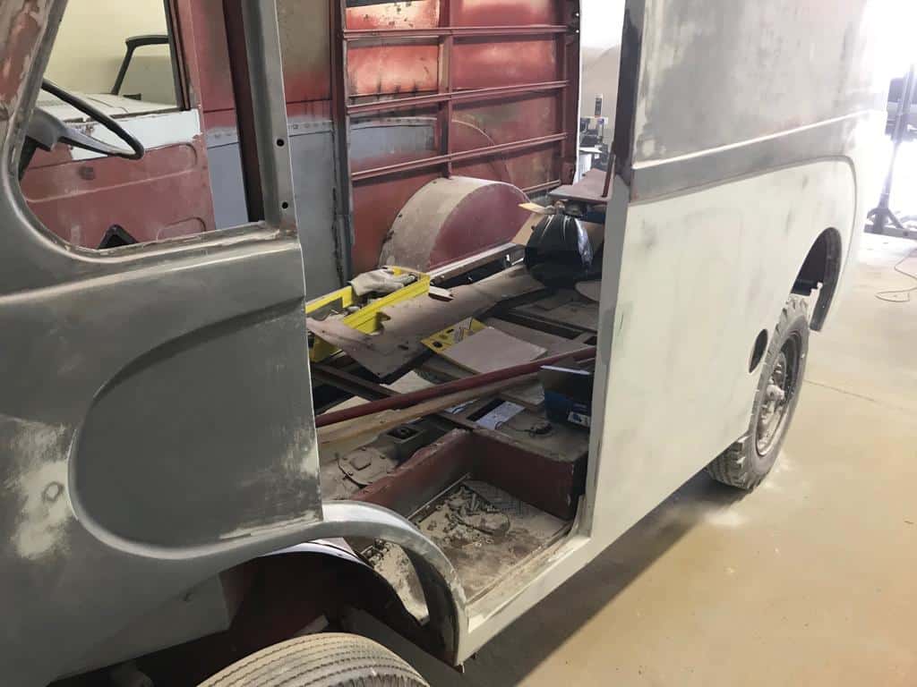 310519 1959 Morris J Bodywork 2 1