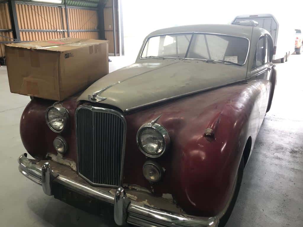 310519 Jaguar Mk VII LHD arriving from London Docklands 12 1 1