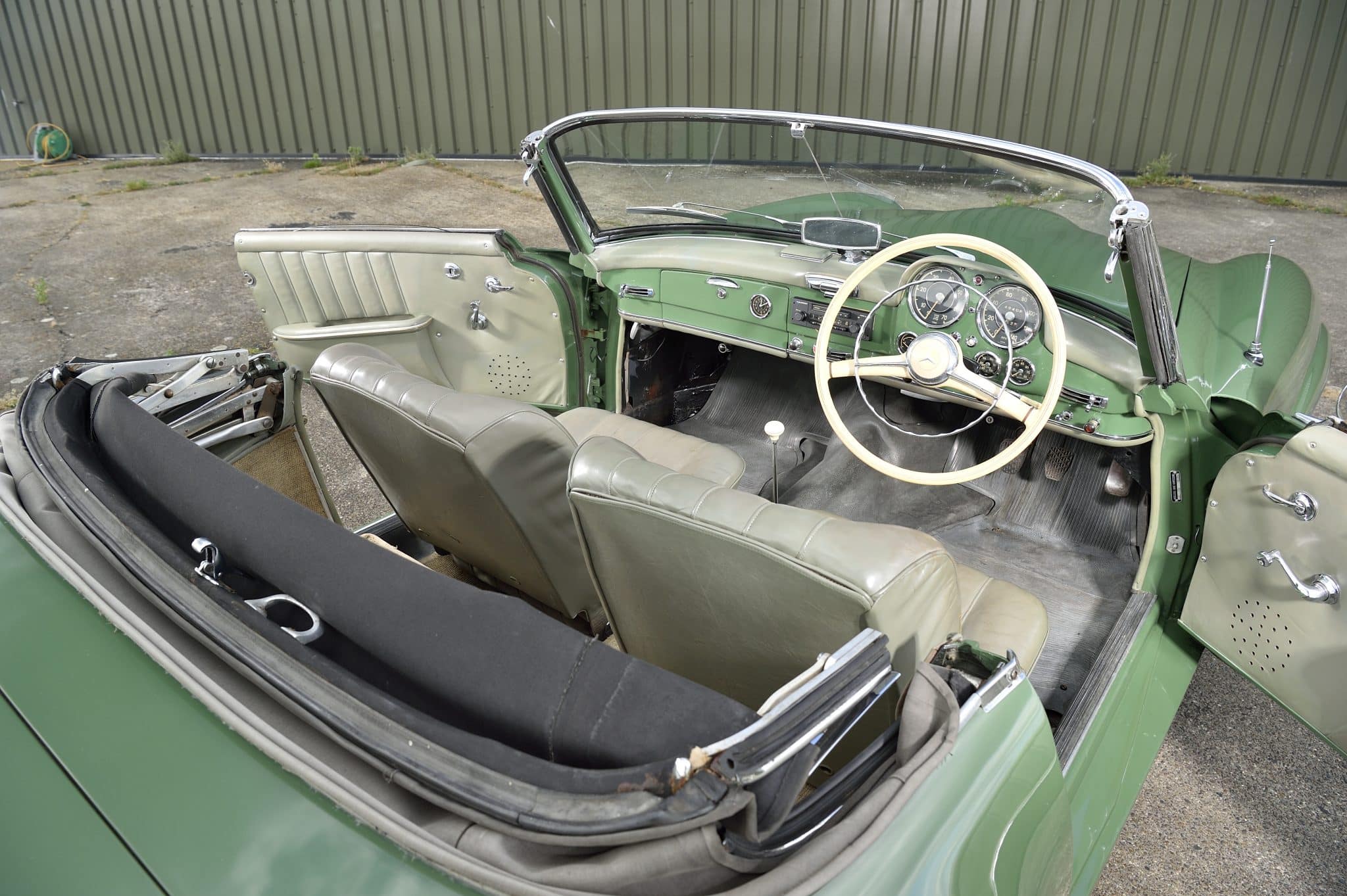 1957 Mercedes 190SL 31 1