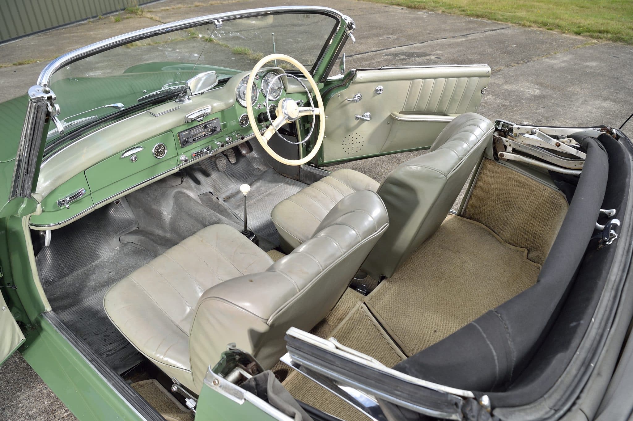 1957 Mercedes 190SL 35 1