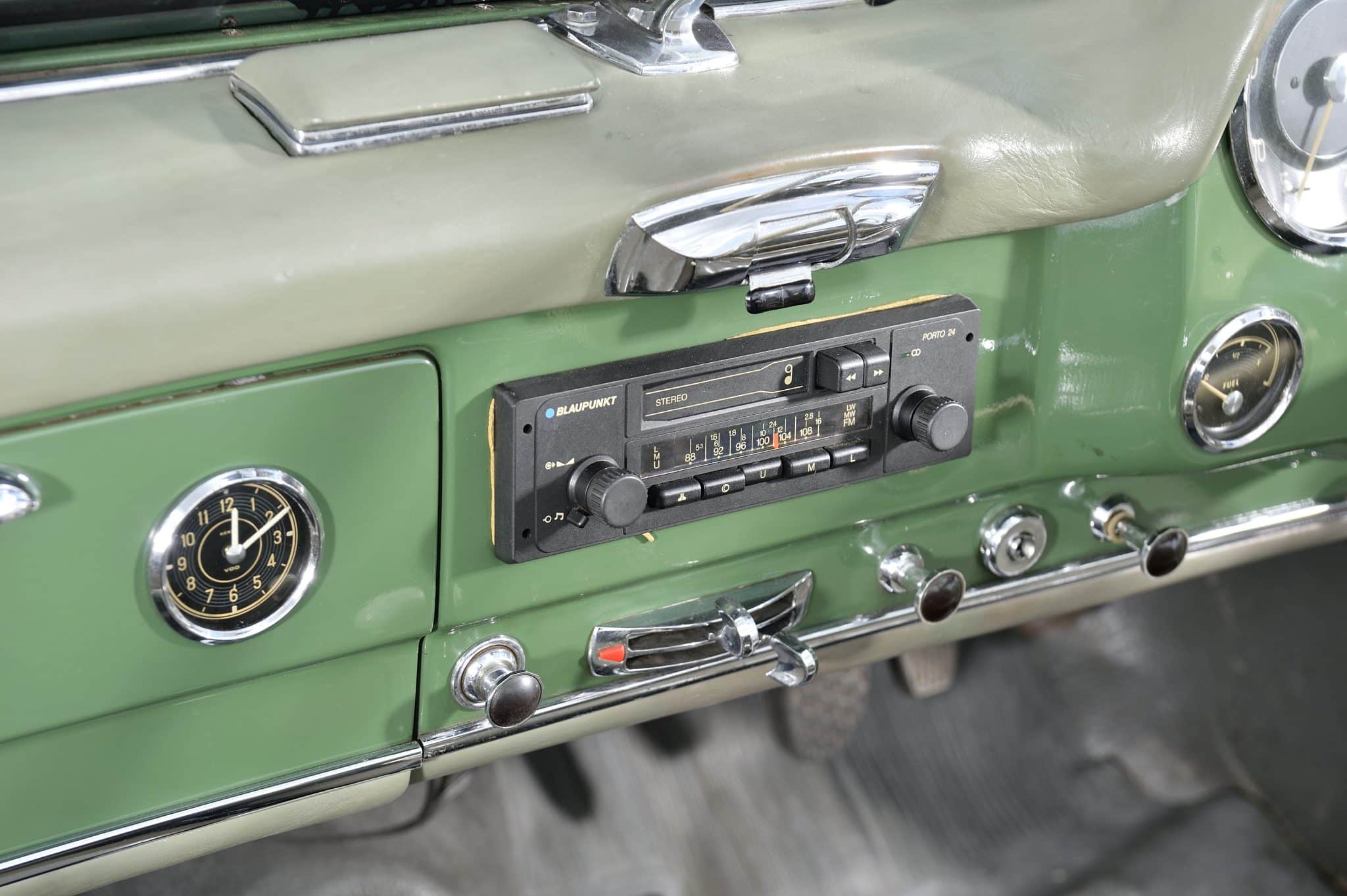 1957 Mercedes 190SL 37 1
