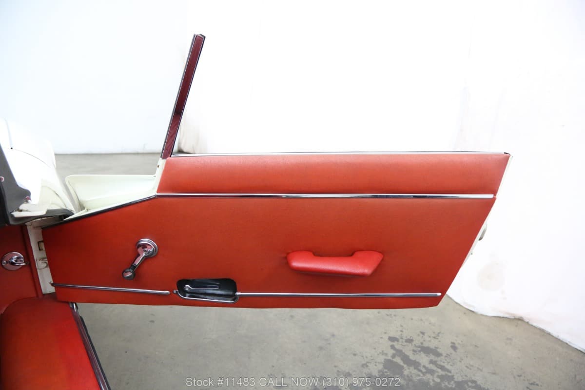 1973 Jaguar E Type Roadster 40 1