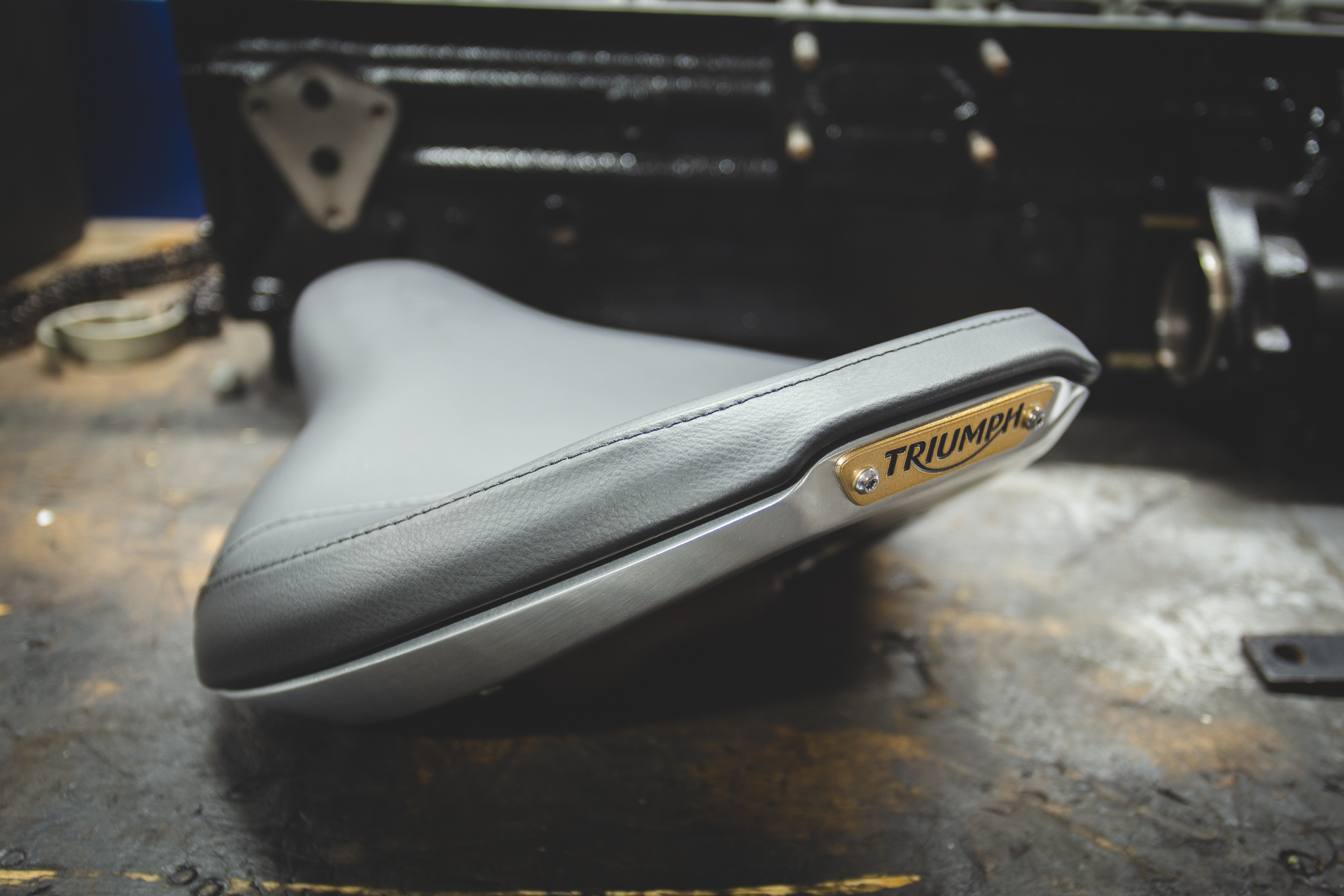Suzuki 400T Seat Triumph5037