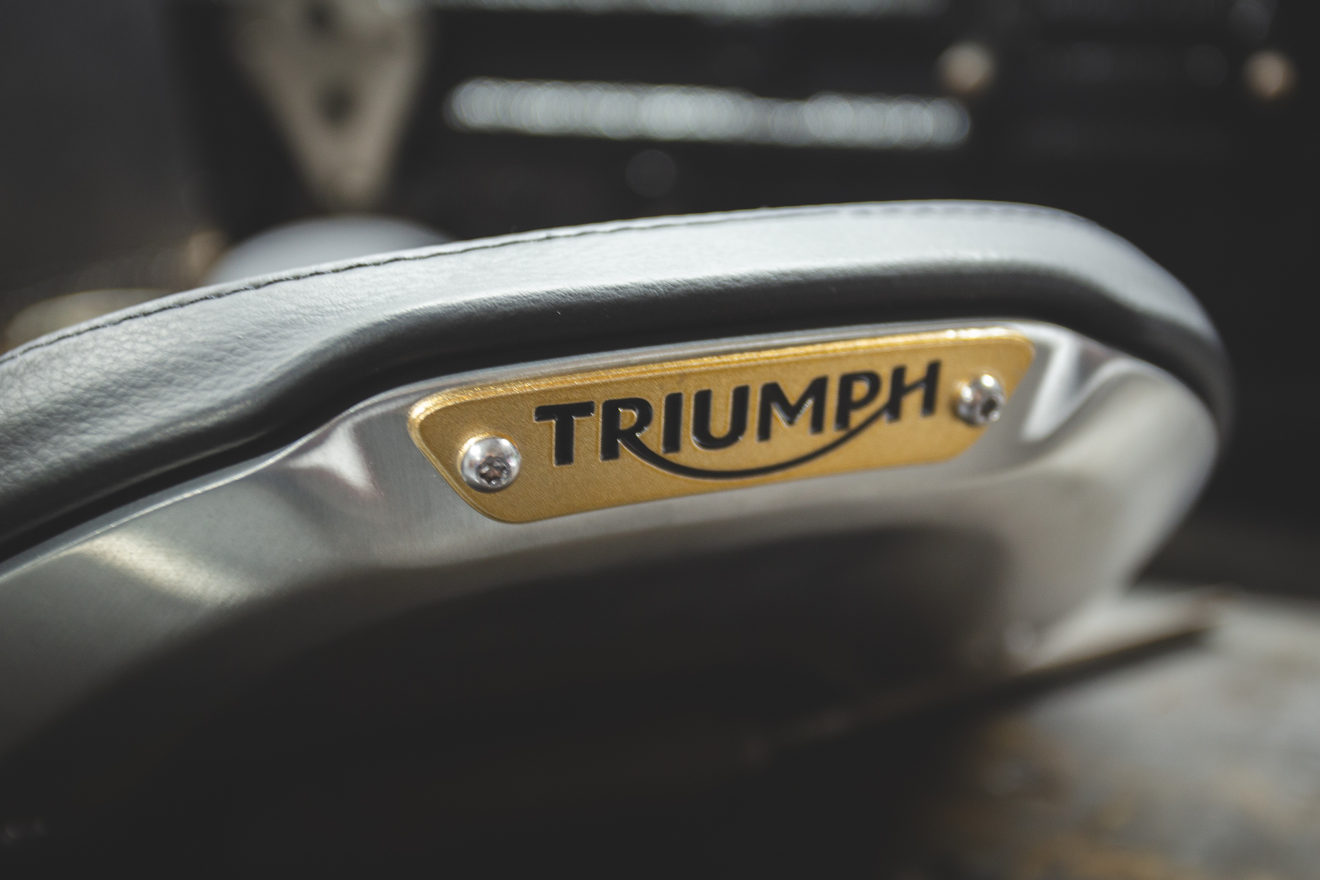 Suzuki 400T Seat Triumph5038