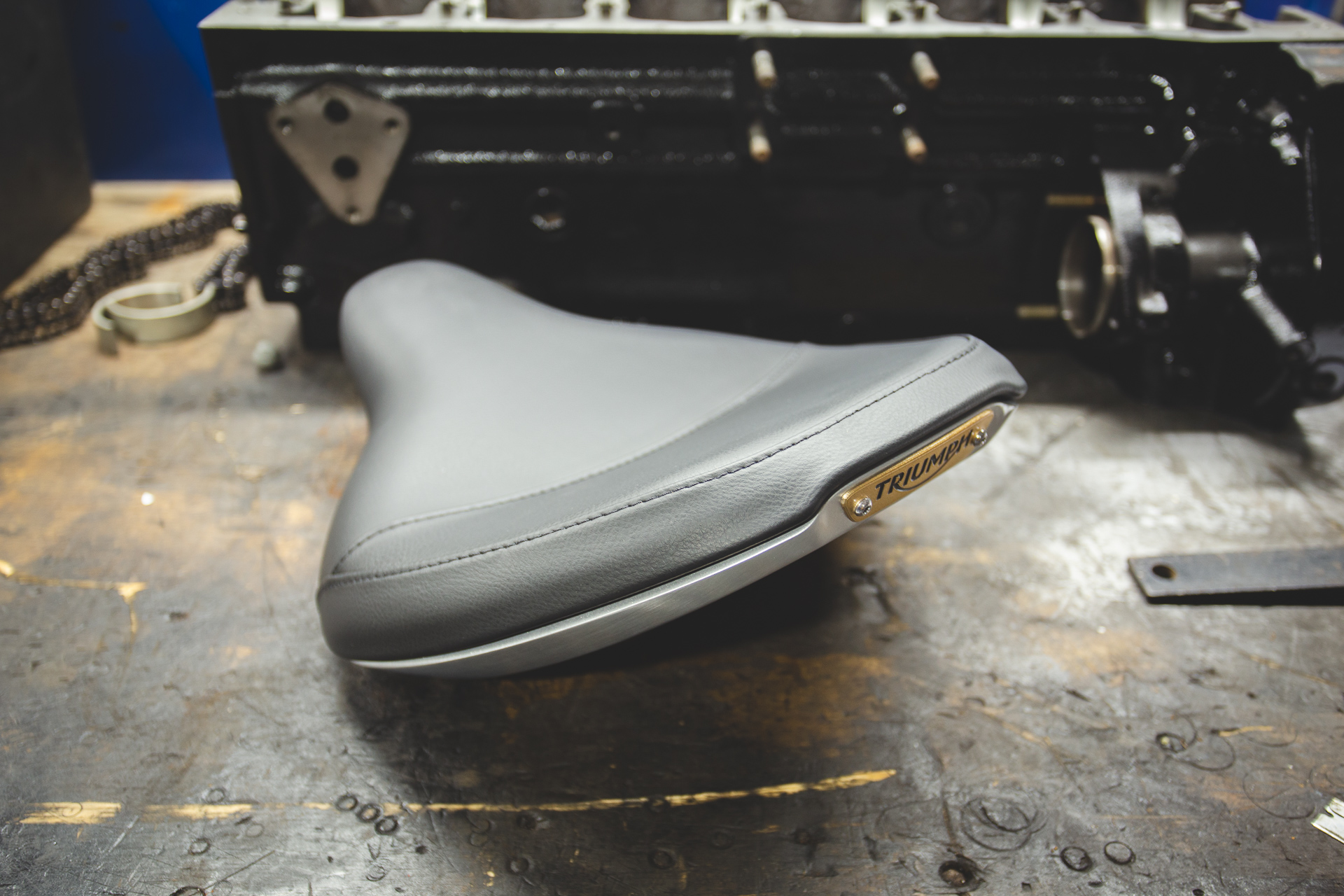 Suzuki 400T Seat Triumph5039