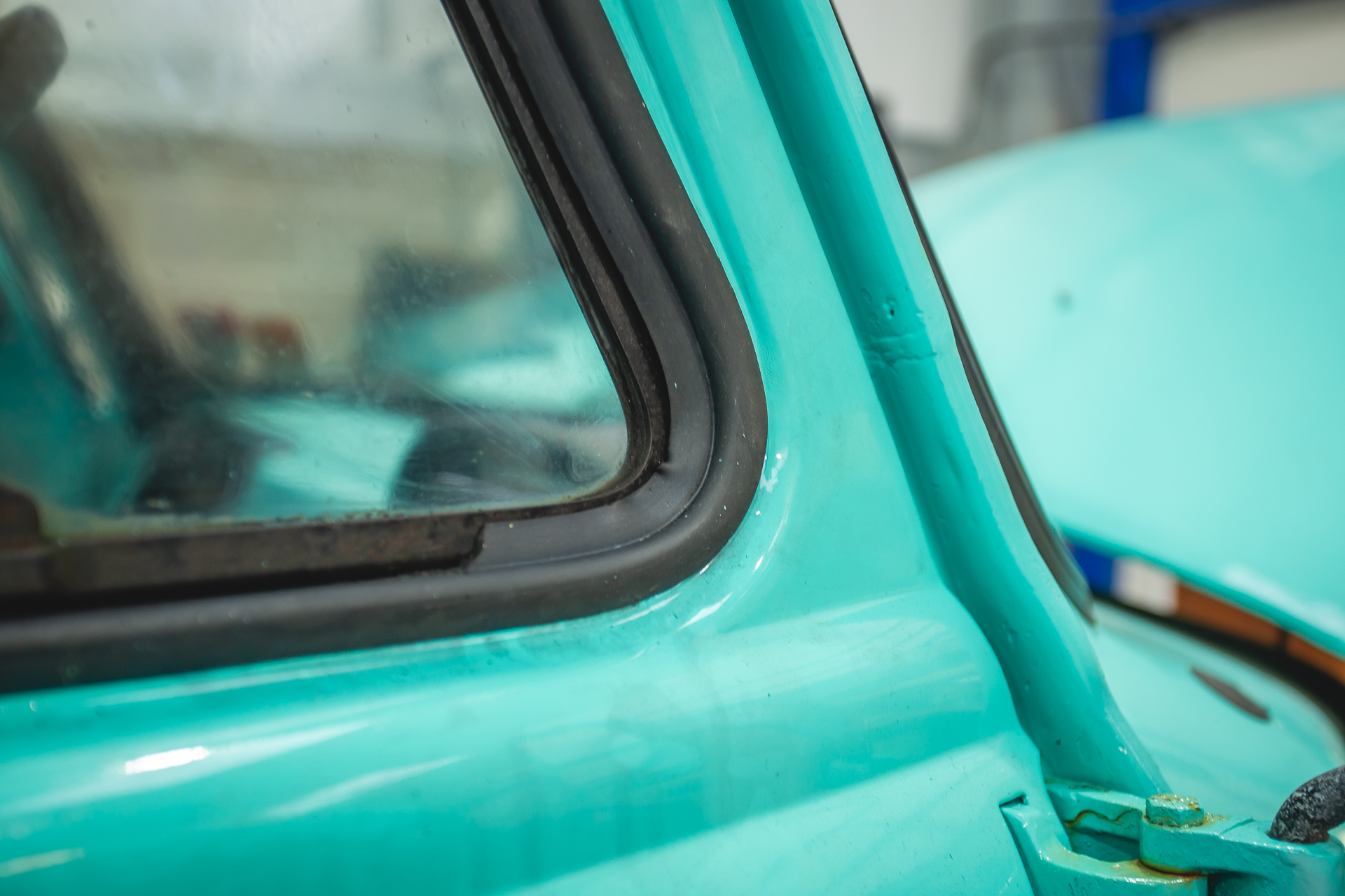 Bedford HA Front quarter rubbers1
