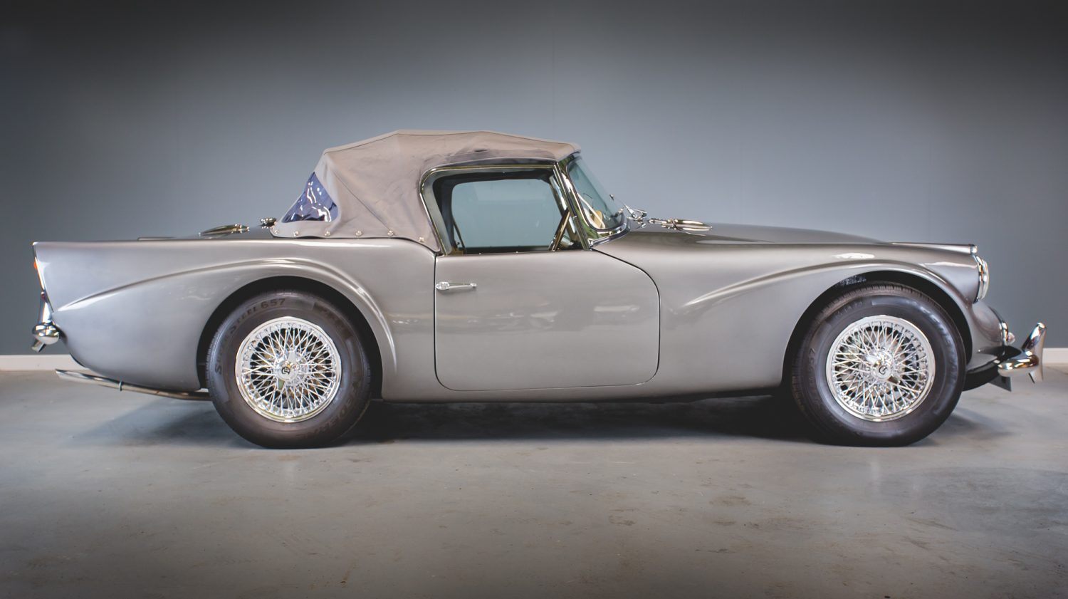 Daimler Dart4251 scaled 1