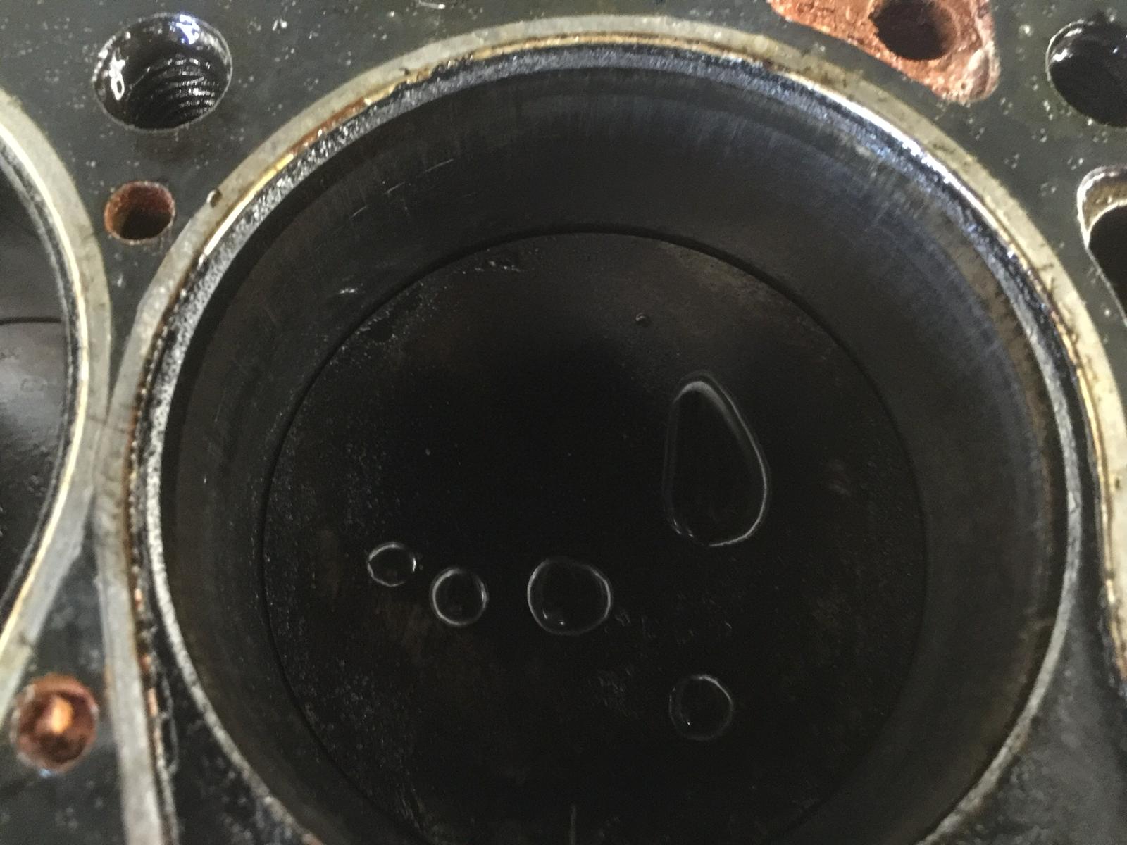 Vlad Mercedes 220 Engine9 1