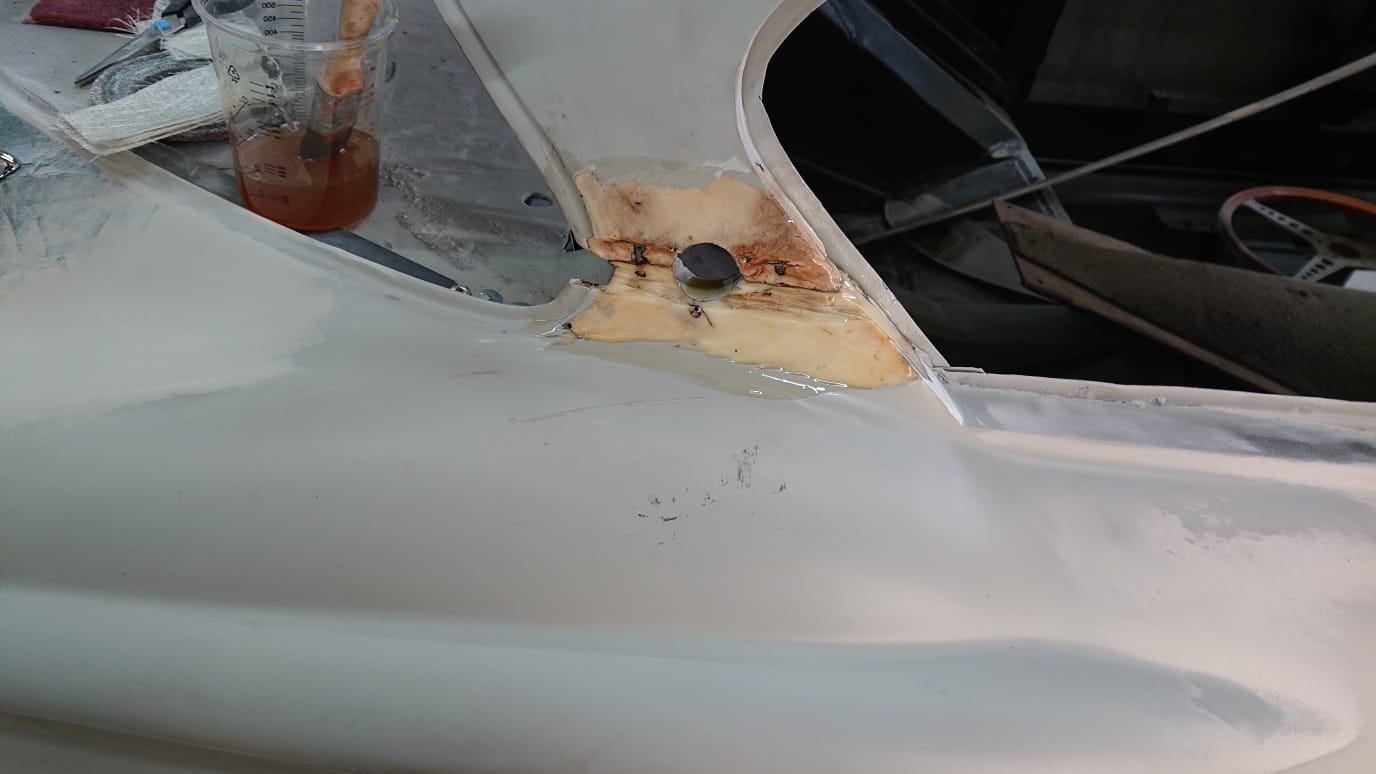 1957 Jensen 328 FibreglassGoingOn RoofJoinGroundOutAndFibreglassAppliedToSmoothFinish5