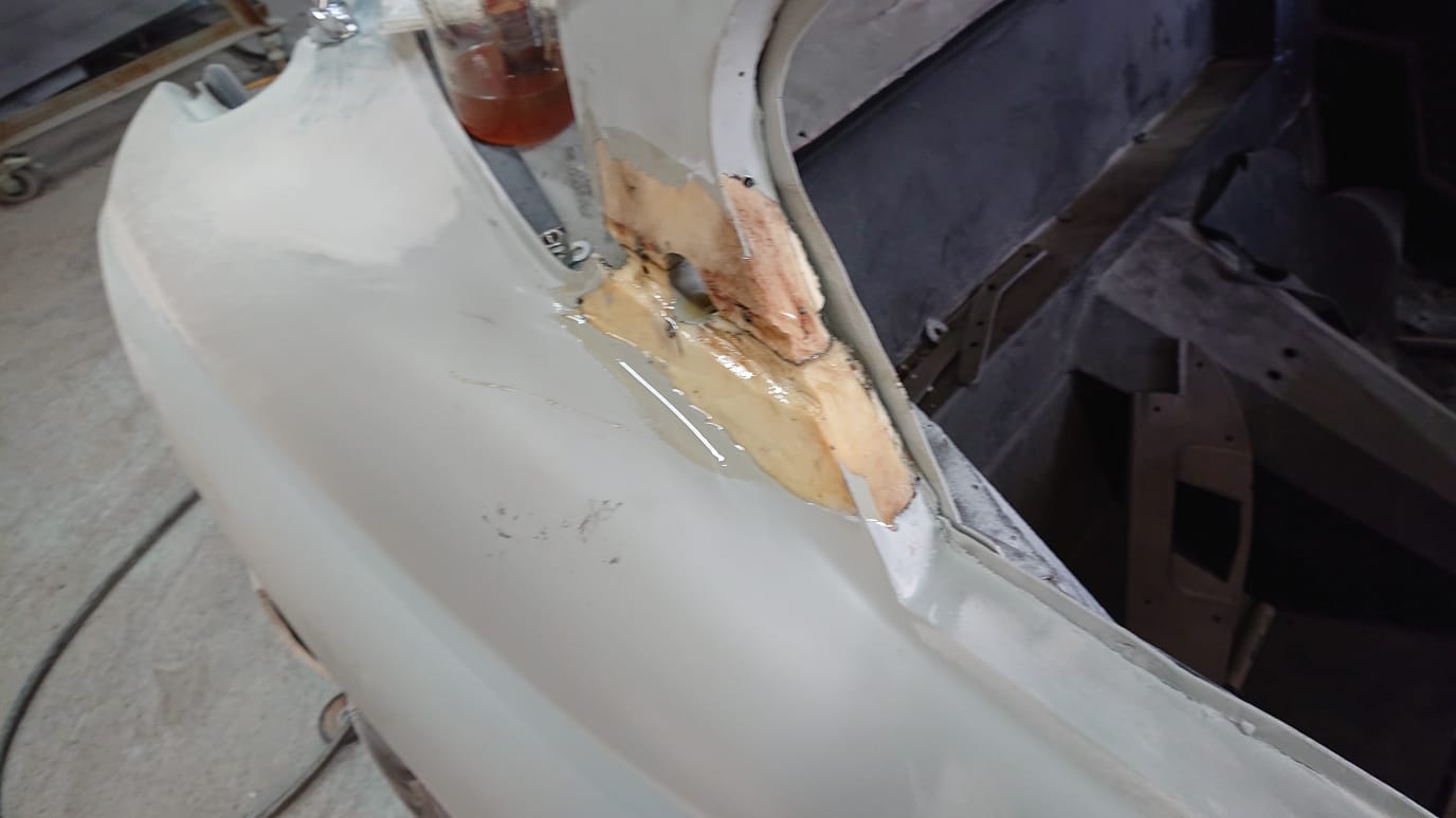 1957 Jensen 328 FibreglassGoingOn RoofJoinGroundOutAndFibreglassAppliedToSmoothFinish6