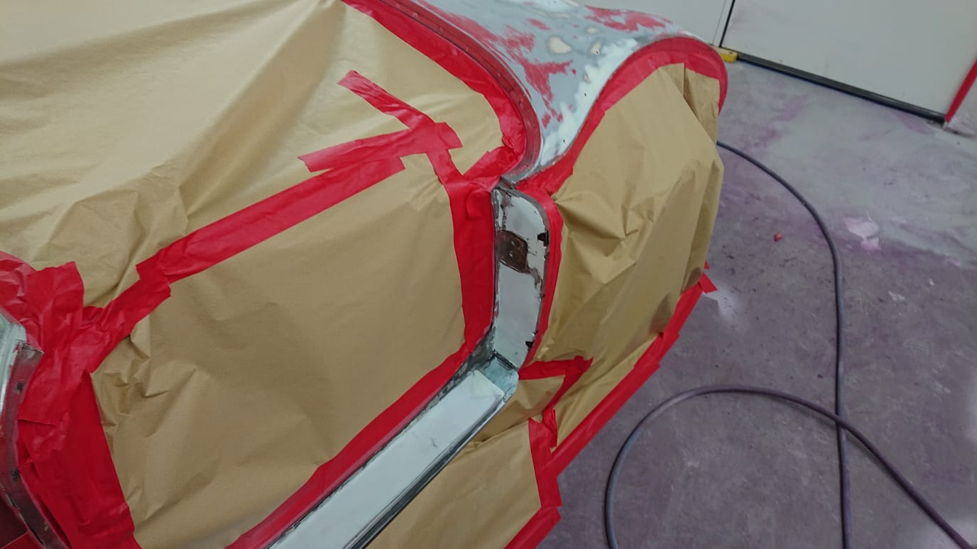 1960 MGA Chris PanelsPrimedWhite GuideCoatOverThem ColouredRaptorInside CompletedPrimerStage32 1