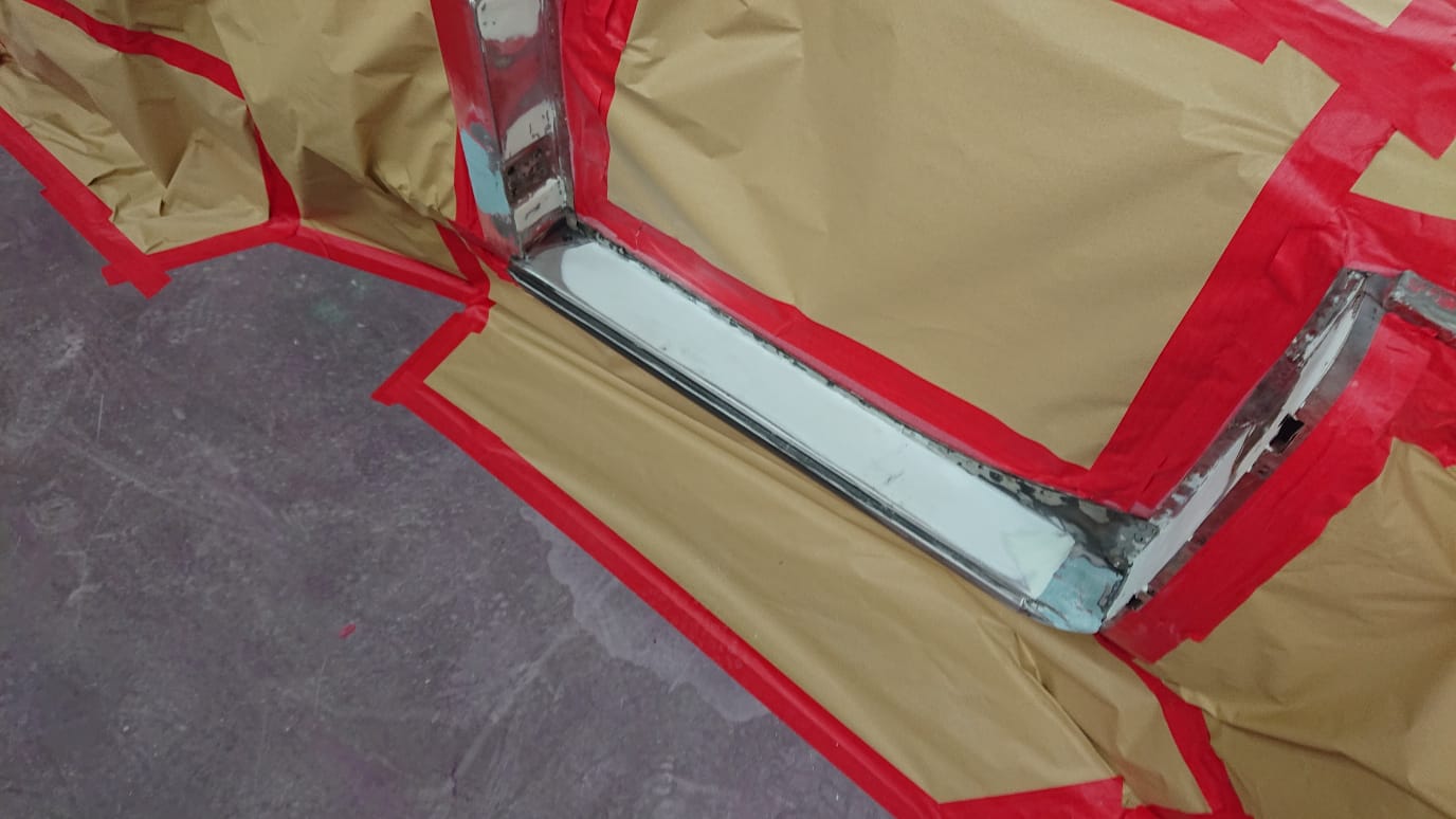 1960 MGA Chris PanelsPrimedWhite GuideCoatOverThem ColouredRaptorInside CompletedPrimerStage33 1