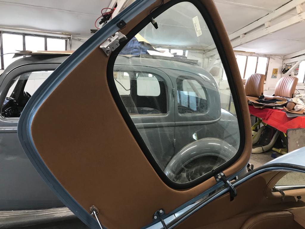 1972 Jaguar E Type Series 3 Interior 2 1