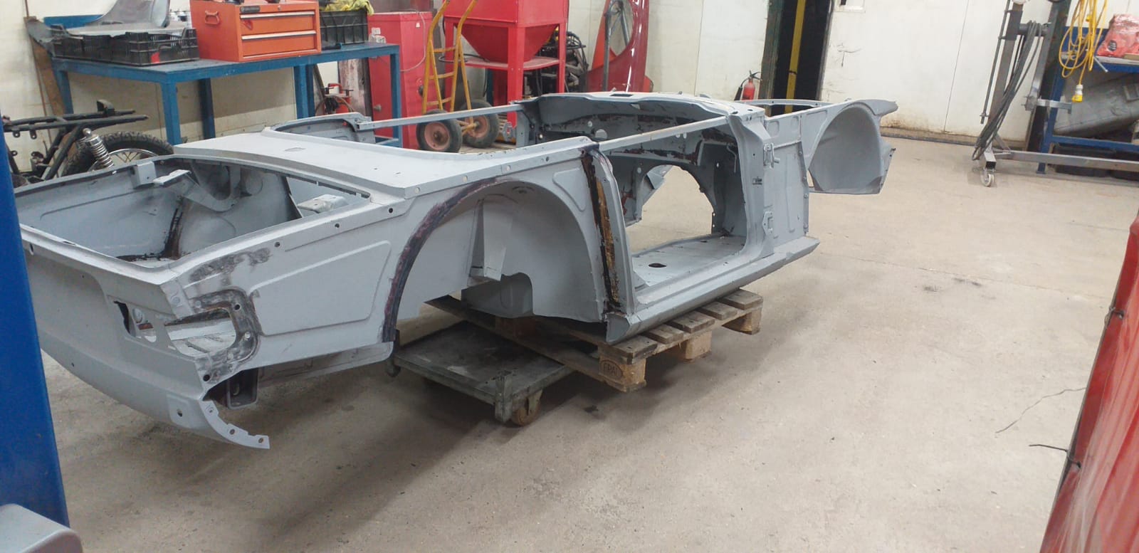 310120 1976 Triumph TR6 Bare Metal Strip 12 1