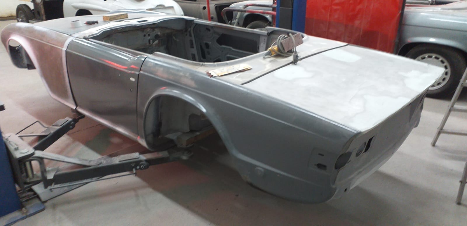 310120 1976 Triumph TR6 Bare Metal Strip 26 1