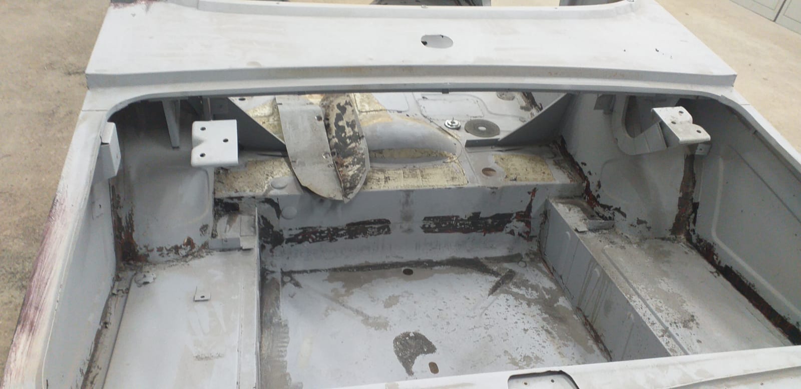 310120 1976 Triumph TR6 Bare Metal Strip 3 1