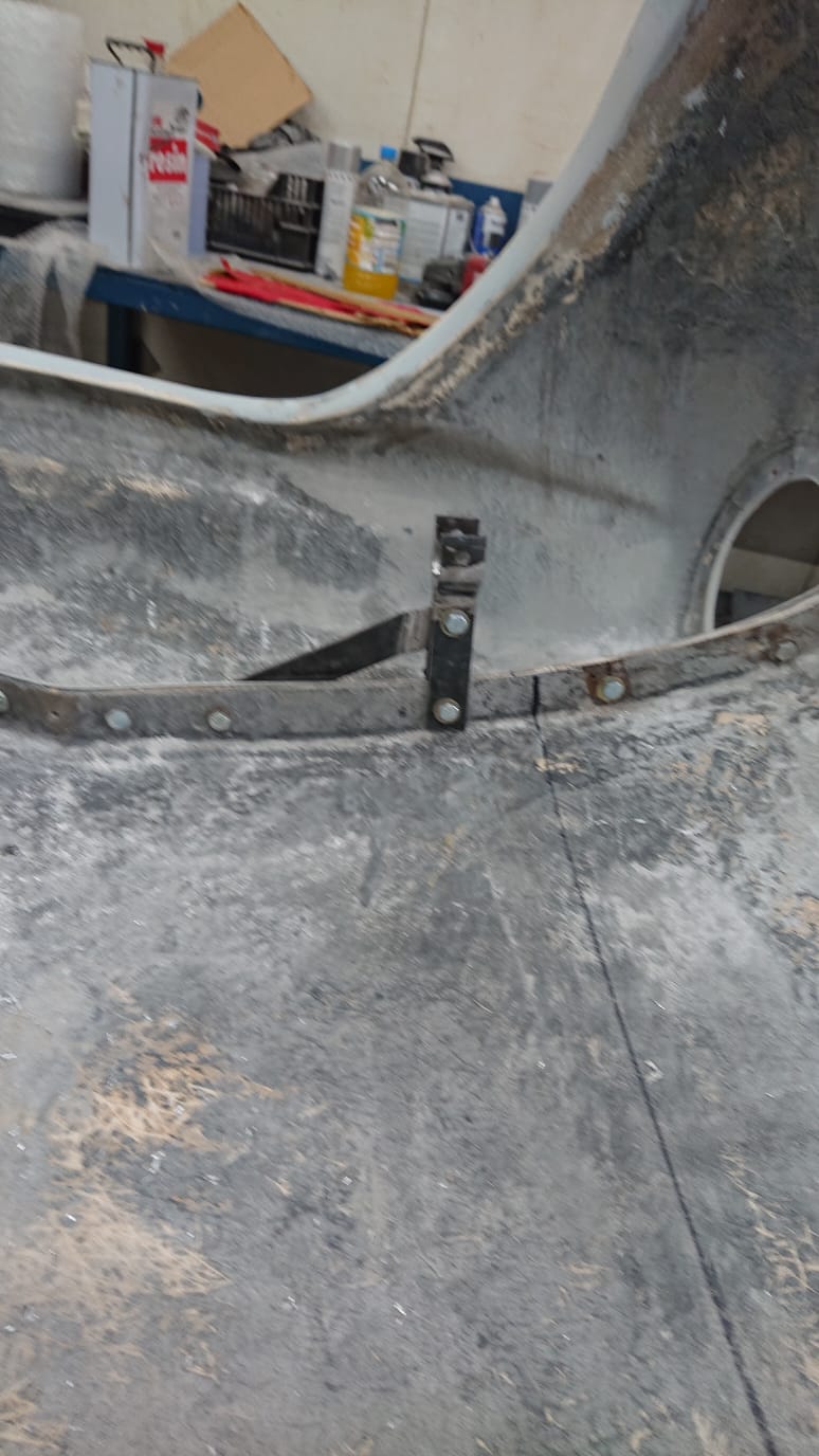 060320 Jensen 541 Bonnet Frame and Brackets16 1
