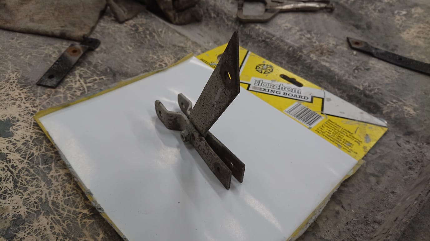 060320 Jensen 541 Bonnet Frame and Brackets22 1