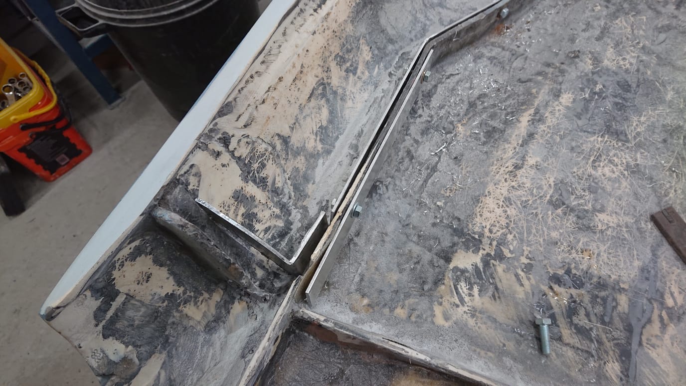 060320 Jensen 541 Bonnet Frame and Brackets44 1
