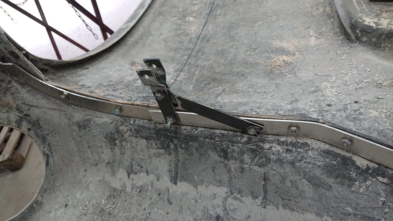 060320 Jensen 541 Bonnet Frame and Brackets51 1