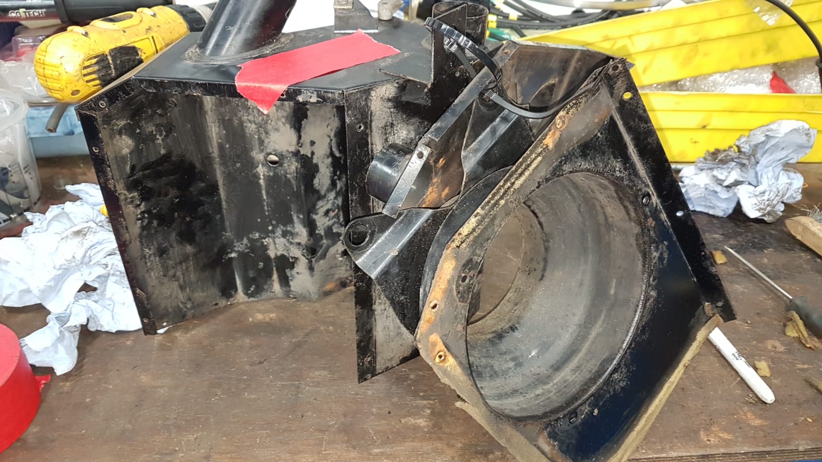 060320 Triumph TR6 Heater Box Strip Down10 1