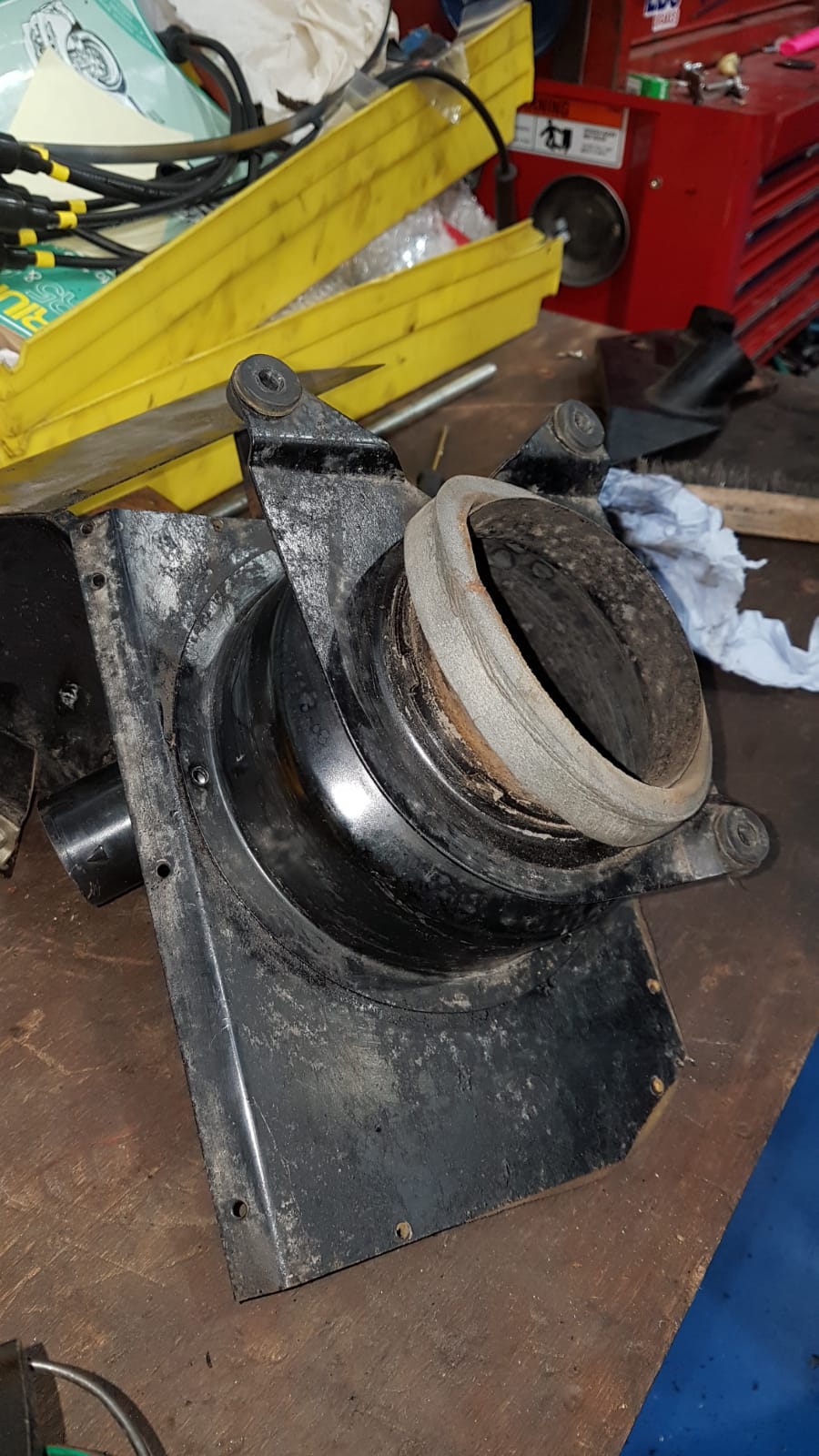 060320 Triumph TR6 Heater Box Strip Down11 1