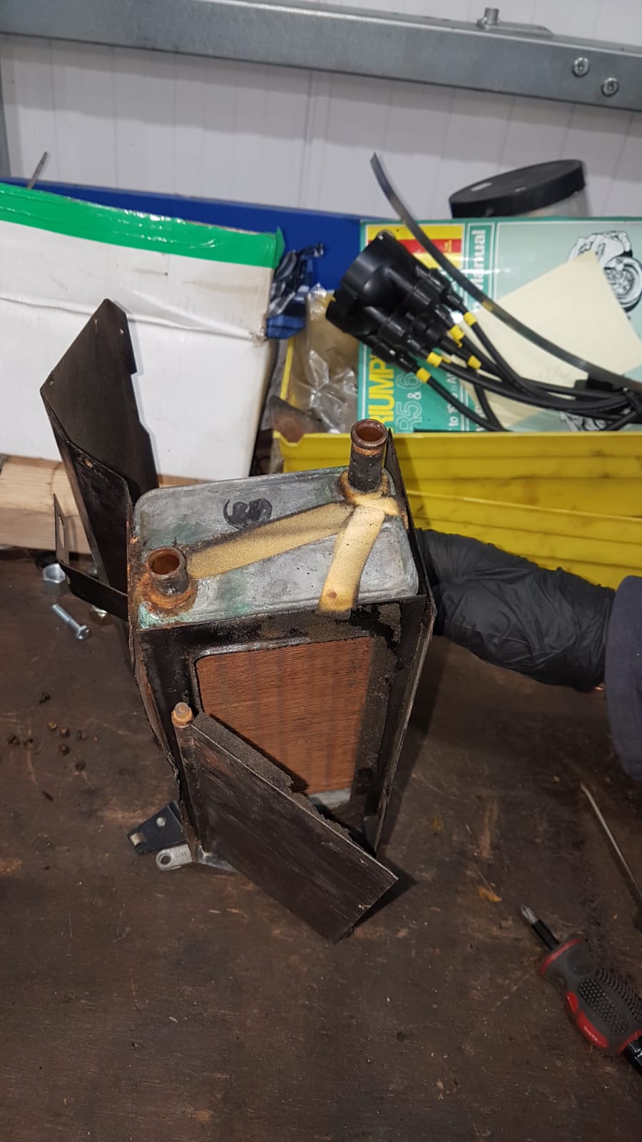 060320 Triumph TR6 Heater Box Strip Down2 1