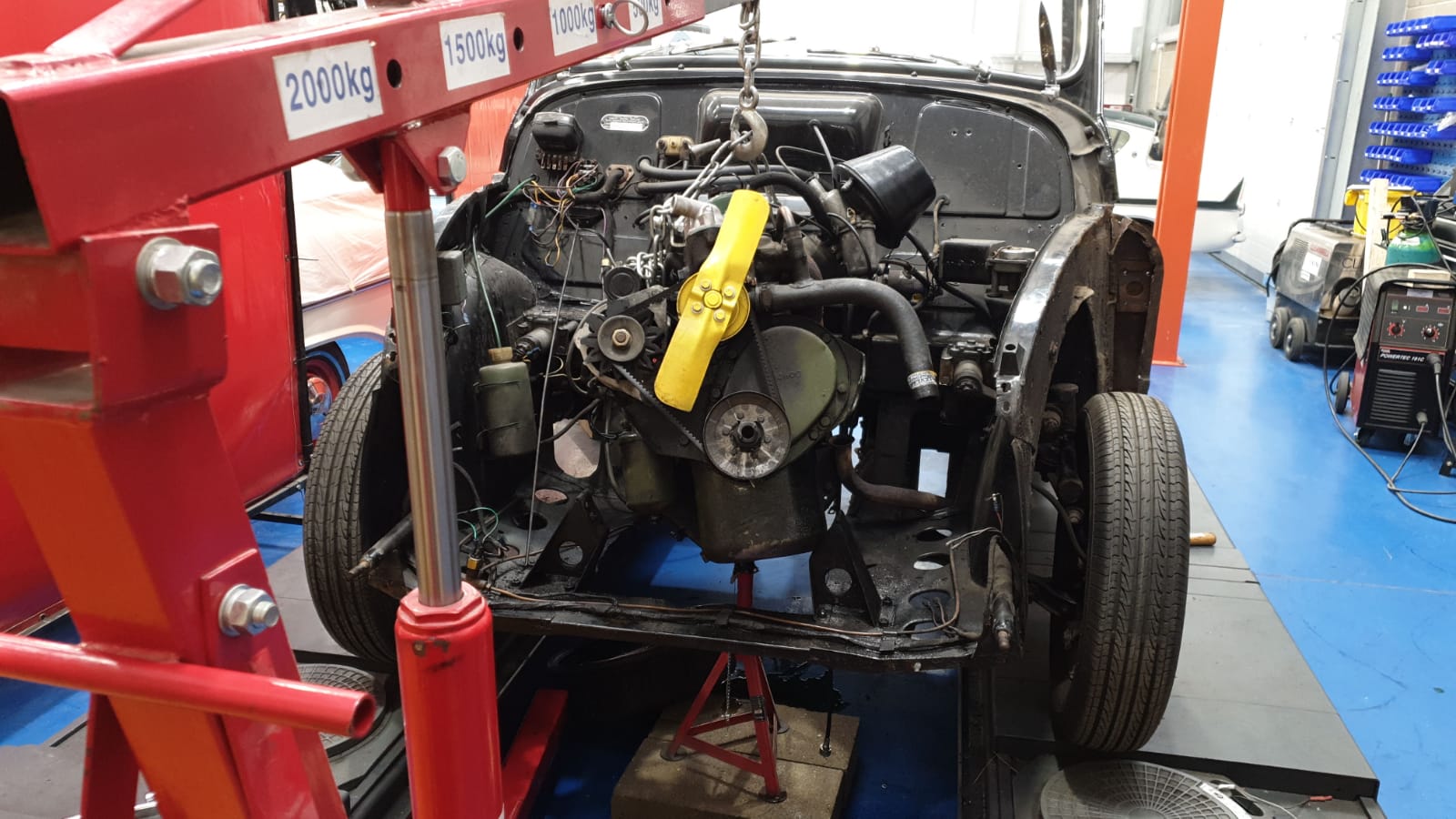 110320 Morris Minor 1000 Engine removal for Reconditioning6 1