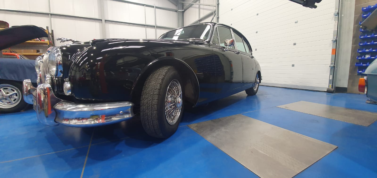 200220 1966 Jaguar MkII 3.8 clean and ready for auction 4 1